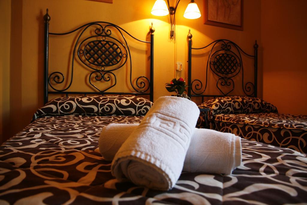 Hostal Dalis Sevilla Exterior foto